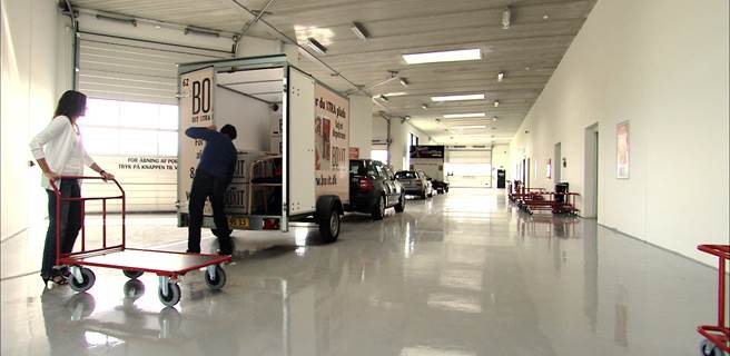 Tør aflæsning hos BOXITs self storage centre Indendørs af og pålæsning