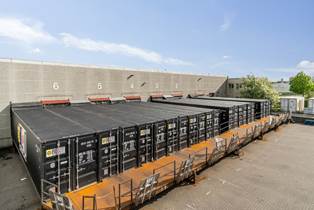 Specialdesignede containere der fungerer som ekstra lager Containerkonstruktion designet efter kundens behov